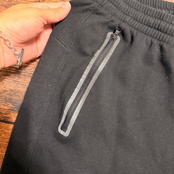 Dynamic Fleece Tapered Sweatpants - Picture 5 of 7